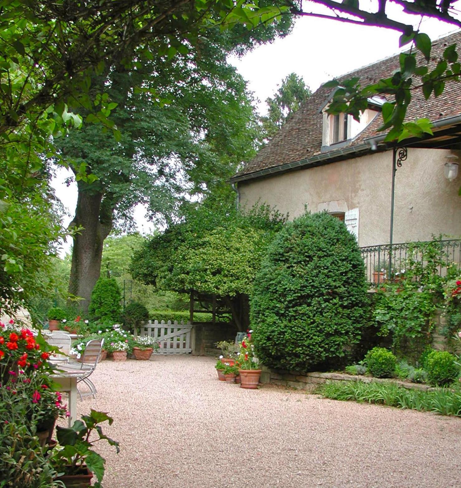 L'Atelier Du Relais Bed and Breakfast Laives Eksteriør billede